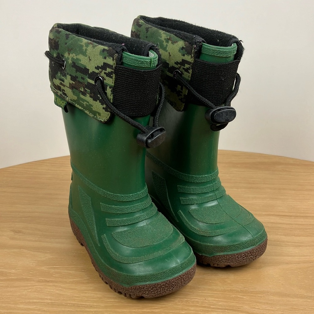 Arctic Ridge Snow Boots (toddler size 5)
